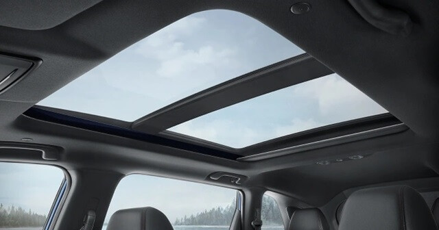 cua-so-troi-xe-honda-crv-2025