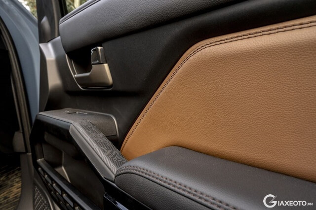 cua-xe-toyota-4runner