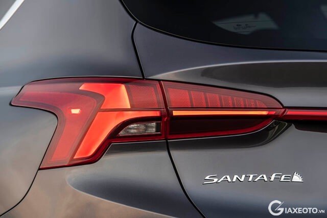 cum-den-hau-xe-hyundai-santafe