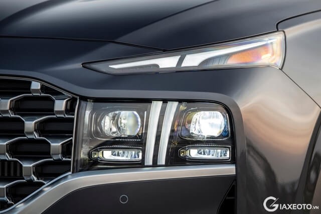 cum-den-truoc-xe-hyundai-santafe