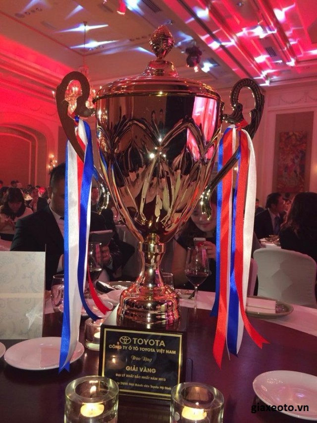 dai_ly_toyota_chinh_hang_xuat_sac