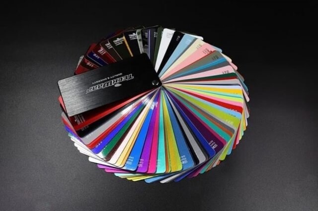 dan-decal-doi-mau-xe-oto-techwrap