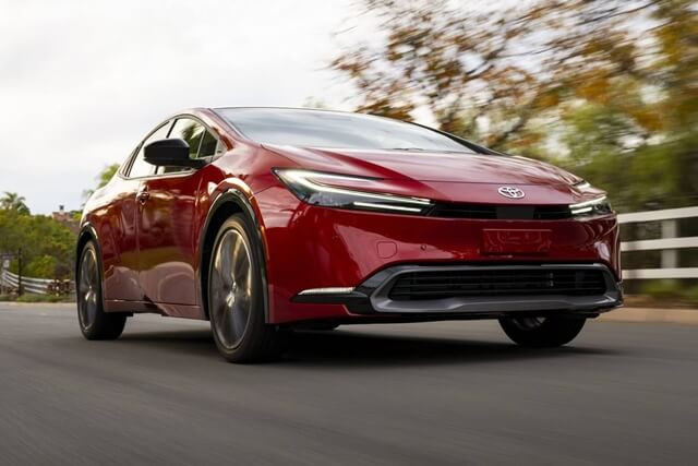 danh-gia-kha-nang-van-hanh-xe-toyota-prius