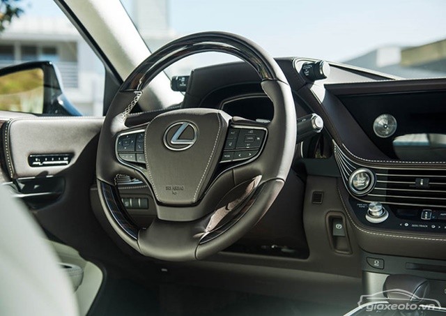 danh-gia-lexus-ls-500-ve-tien-nghi