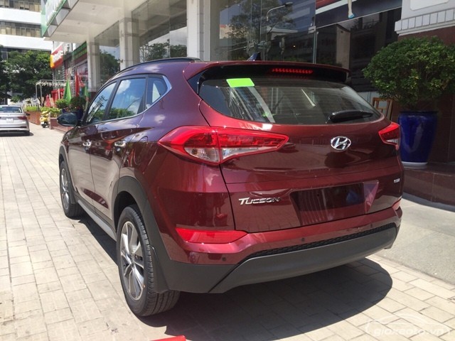 danh-gia-hyundai-tucson-may-dau-ve-ngoai-that