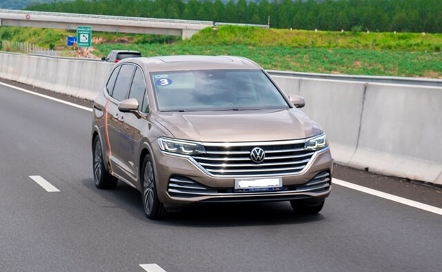 danh-gia-xe-volkswagen-viloran