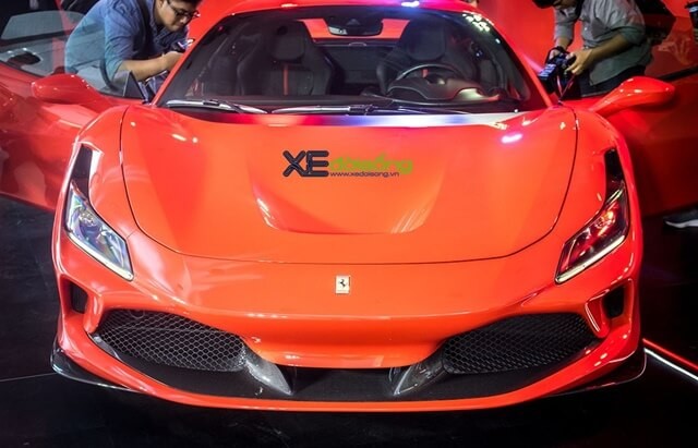 dau-xe-Ferrari-F8-Tributo