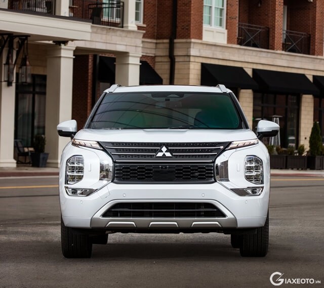 dau-xe-Mitsubishi-Outlander-2024