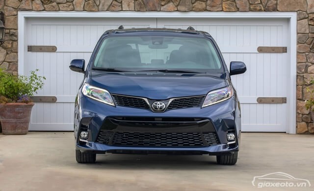 dau-xe-Toyota-Sienna