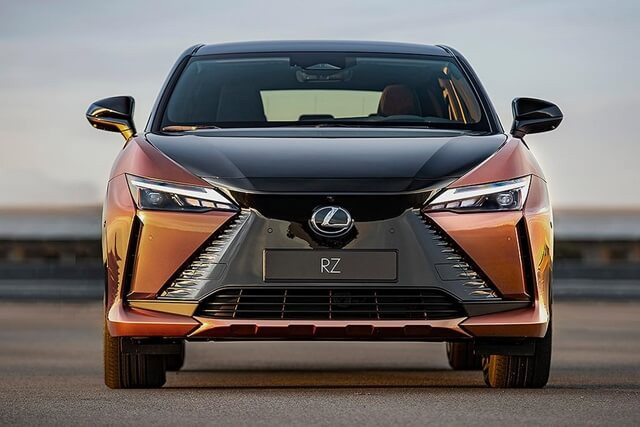 dau-xe-lexus-rz300e