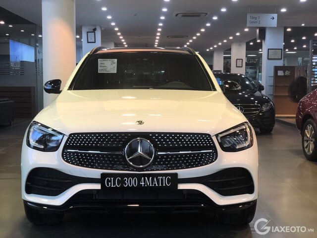 Mercedes GLC300 4Matic: giá lăn bánh, ưu đãi (02/2023)
