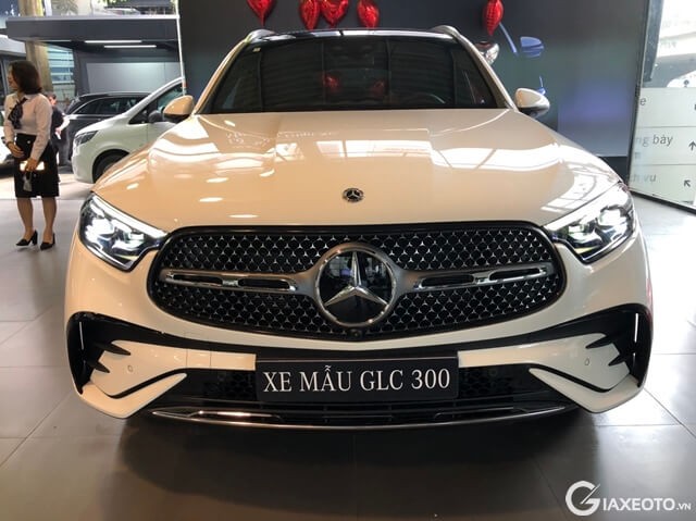 dau-xe-mercedes-benz-glc300-2024