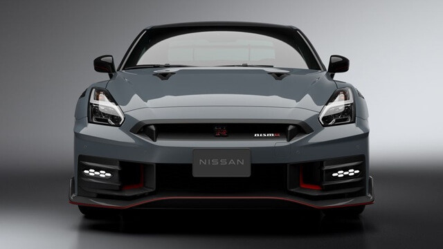 den truoc Nissan GTR