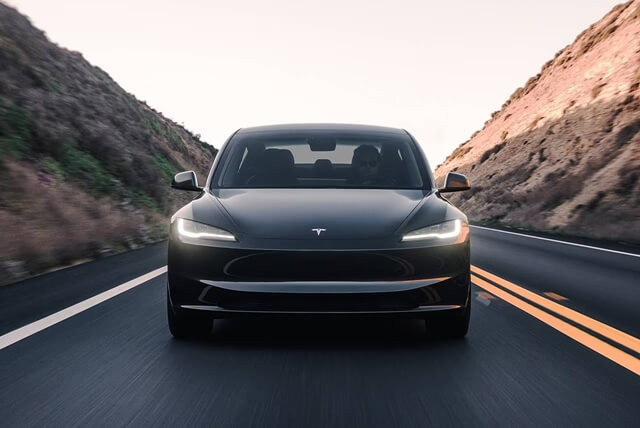 dau-xe-Tesla-Model-3-moi