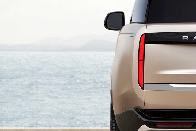 den-hau-xe-range-rover-2024