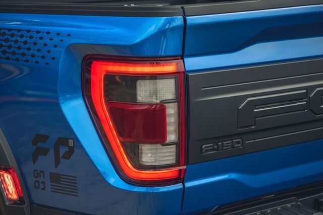 den-hau-xe-ford-f150-raptor