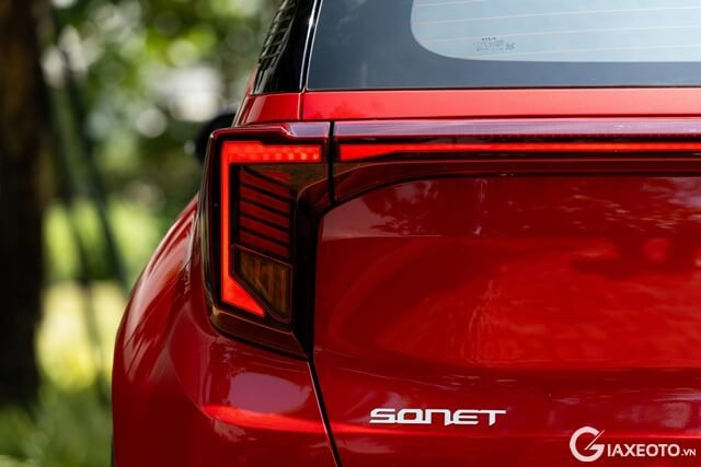 den-hau-xe-kia-sonet