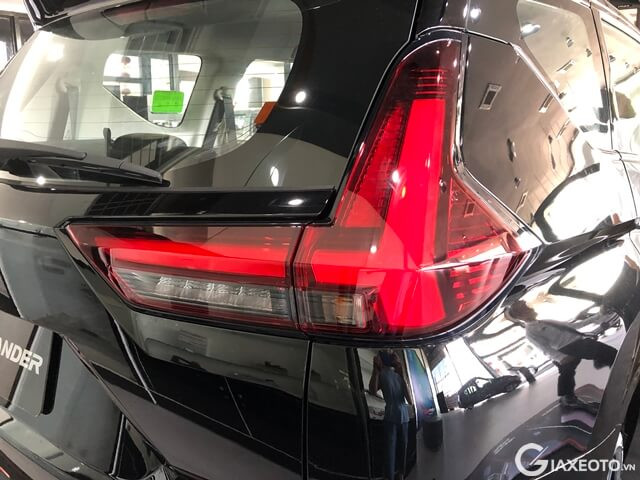 den-hau-xe-mitsubishi-xpander-2025