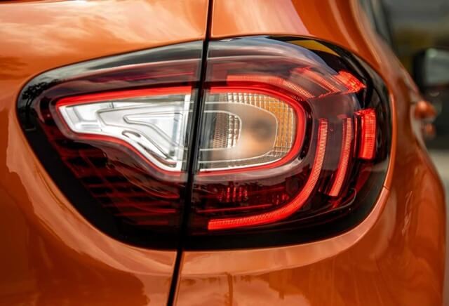 den-hau-xe-renault-kaptur