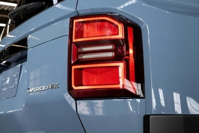 den-hau-xe-toyota-prado-2025