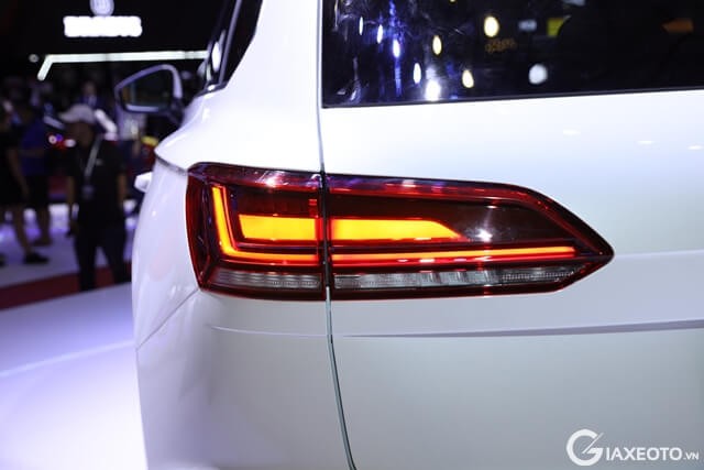 den-hau-xe-volkswagen-touareg-facelift