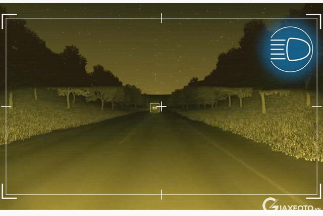 den-pha-tu-dong-thich-ung-la-gi