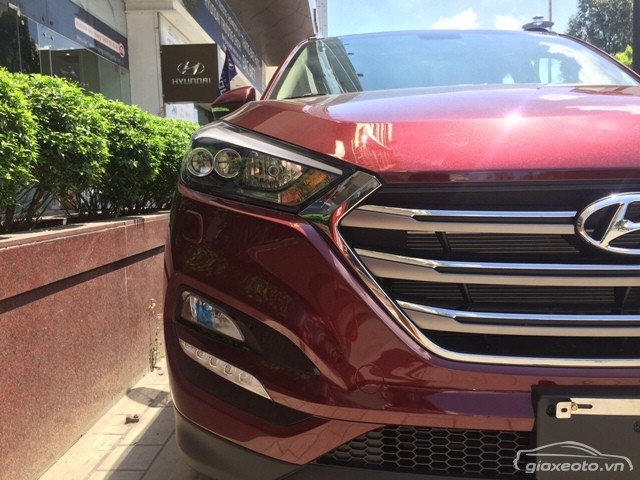 den-pha-va-den-suong-mu-xe-hyundai-tucson-may-dau