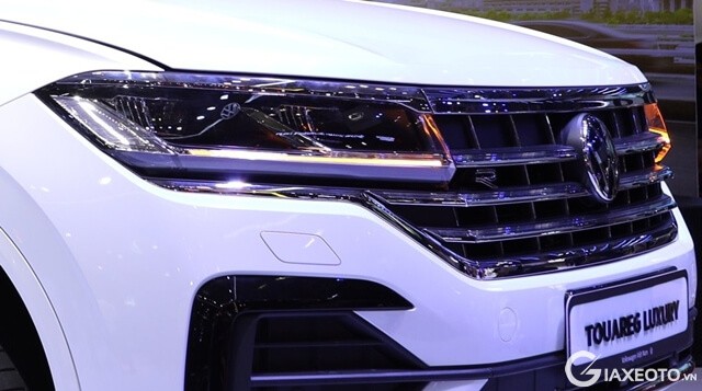 den-pha-xe-volkswagen-touareg-facelift