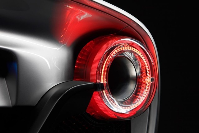 den-sau-xe-ats-GT-Launch-Edition