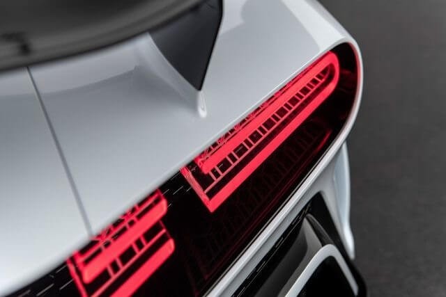 den-sau-xe-bugatti-centodieci