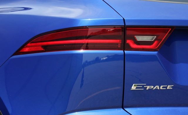 den-sau-xe-jaguar-e-pace