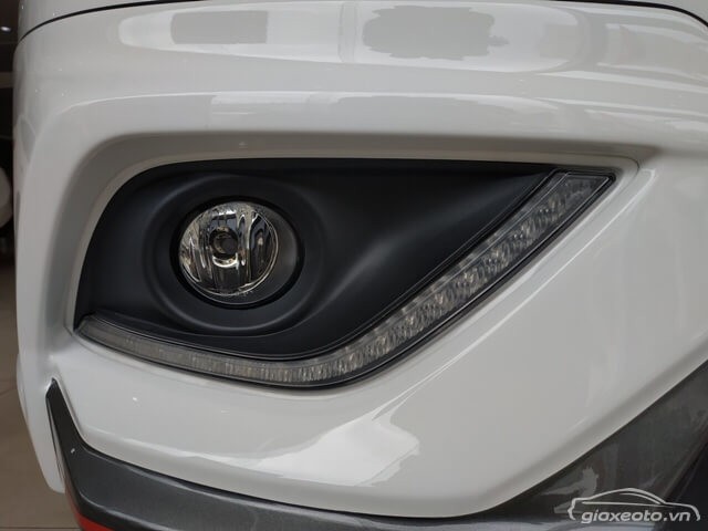 den-suong-mu-xe-nissan-sunny