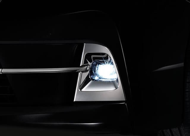 den-suong-mu-xe-toyota-majesty