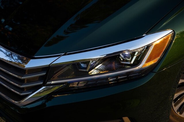 den-truoc-xe-volkswagen-passat