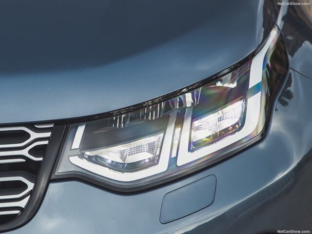 den-truoc-xe-Land-Rover-Discovery-Sport