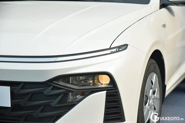 den-truoc-xe-hyundai-accent-1_5MT