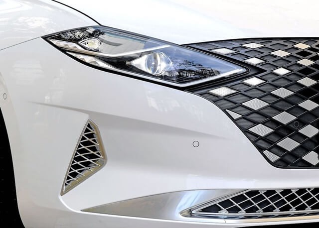 den-truoc-xe-hyundai-grandeur-azera