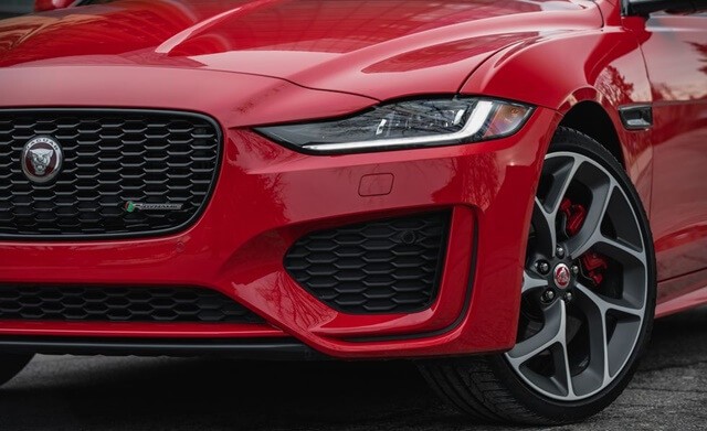 den-truoc-xe-jaguar-xe