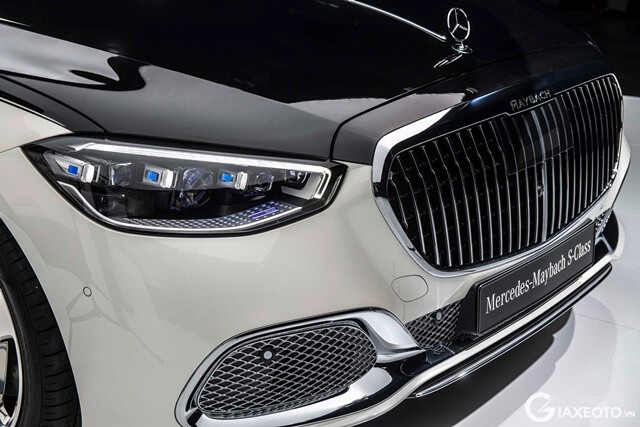 den-truoc-xe-mercedes-maybach-s680