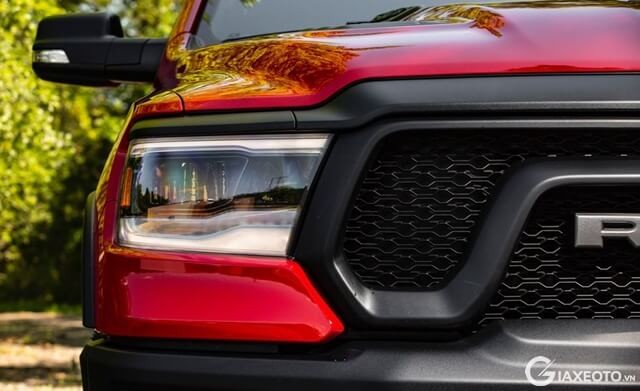 den-truoc-xe-ram-1500