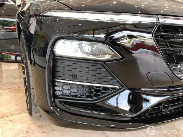 bo-den-truoc-xe-sedan-vinfast-lux-a2_0