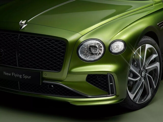 den-xe-bentley-flying-spur-2025