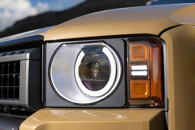 den-xe-toyota-prado-2025