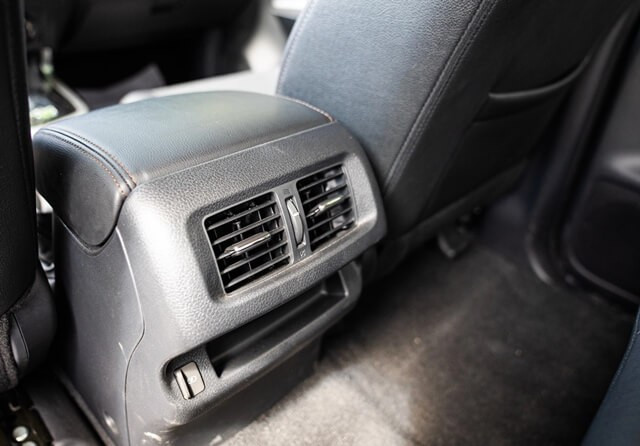 Nissan-Navara-2024-cua-gio-dieu-hoa