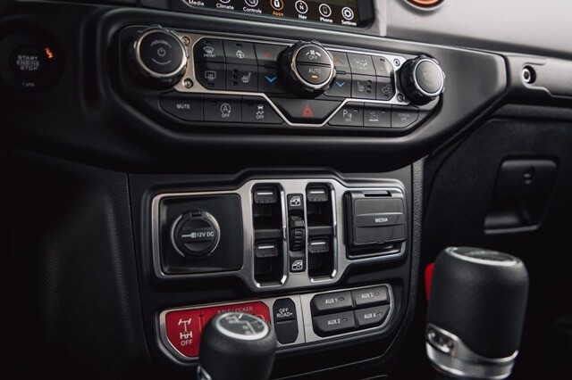 dieu-hoa-xe-jeep-gladiator