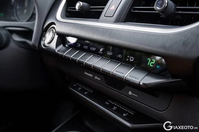 dieu-hoa-xe-lexus-ux-250h-fsport