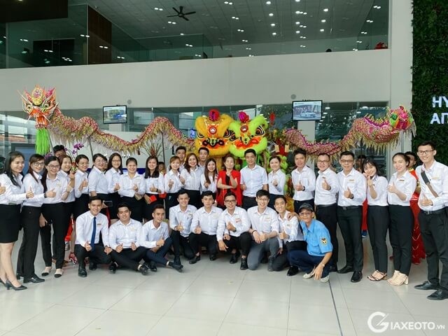 doi-ngu-nhan-vien-hyundai-an-giang