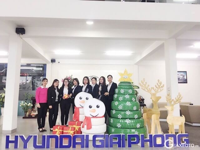 doi-ngu-nhan-vien-hyundai-giai-phong