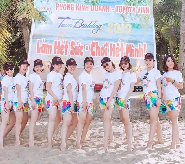 doi-ngu-nhan-vien-kinh-doanh-toyota-vinh