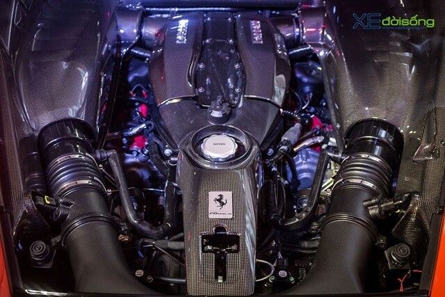 dong-co-xe-Ferrari-F8-Tributo